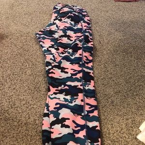 Fabletics Powerhold Pink Camo - Large